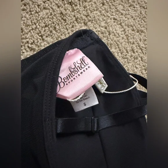 Bombshell Sportswear Gloss Collection Bra - Picture 6 of 6